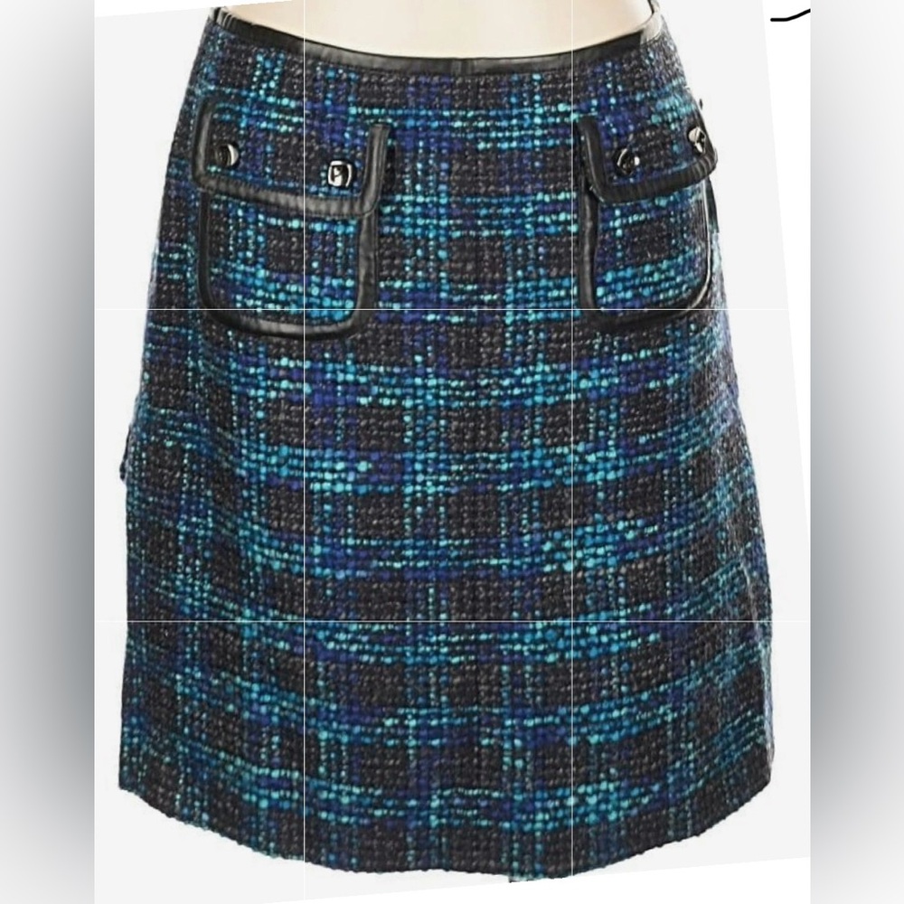 Per Se by Carlisle Size 4 Blue tweed short skirt with pleated adornment in back